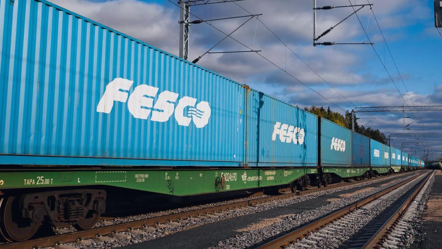 俄罗斯铁路和FESCO运输集团每天从海参崴港发出10列集装箱列车