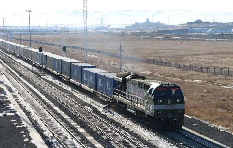 俄罗斯向东的铁路货运量首次超过向西的货运量