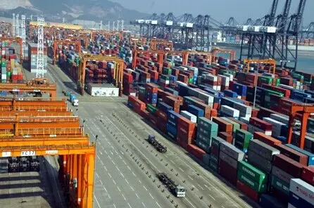 中国大力推进国际陆海贸易新通道建设