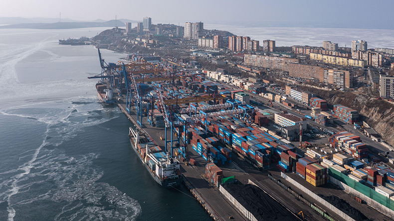 中国盐城大丰港区至俄罗斯符拉迪沃斯托克的集装箱航线开通