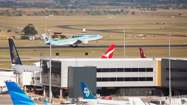墨尔本机场投用澳大利亚最大太阳能农场之一