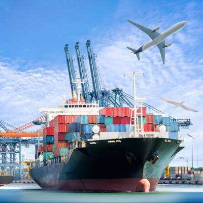 海运费率下降,更多的托运人从航空货运转向海运
