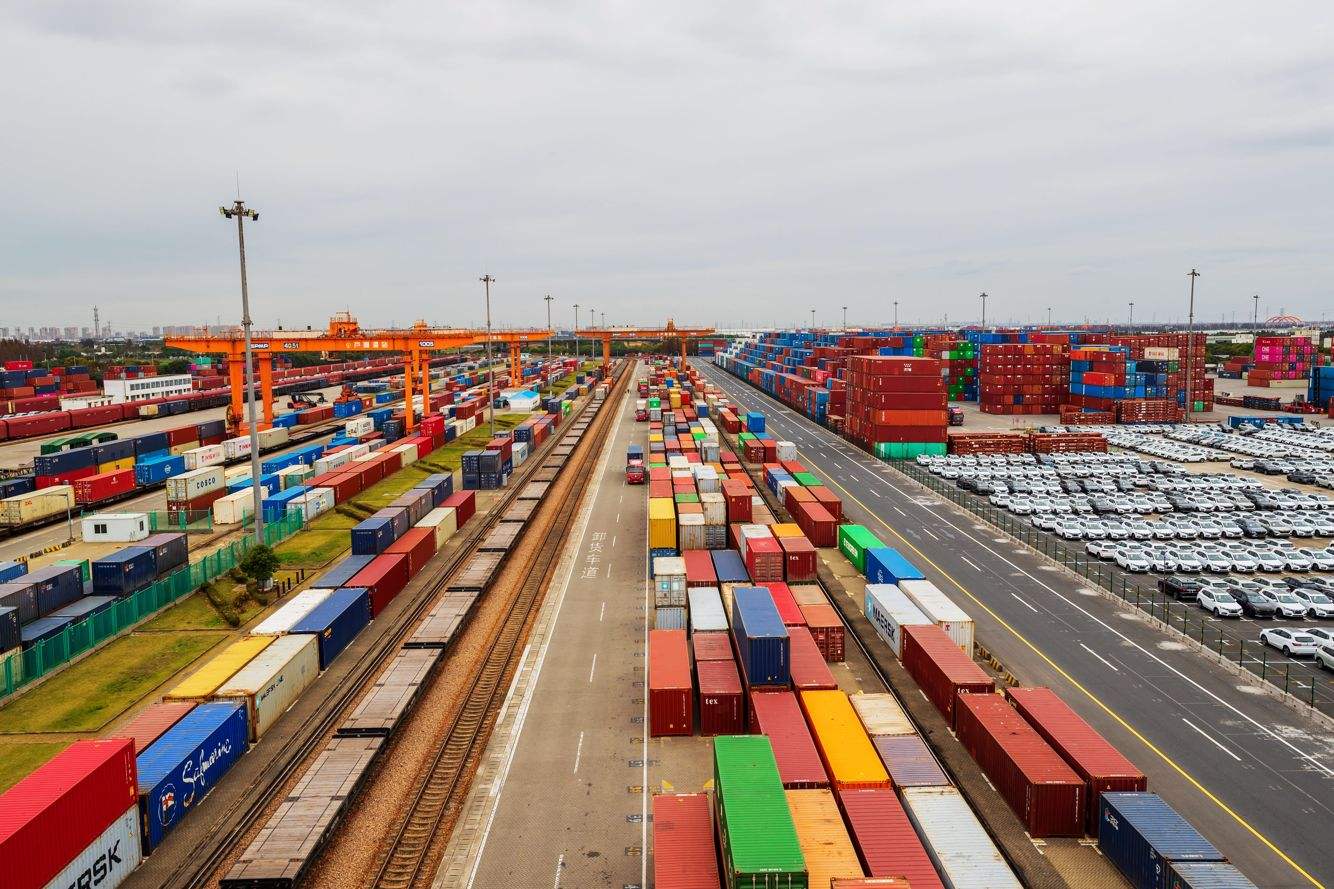 绥芬河铁路口岸上半年货运量同比增长2.9%