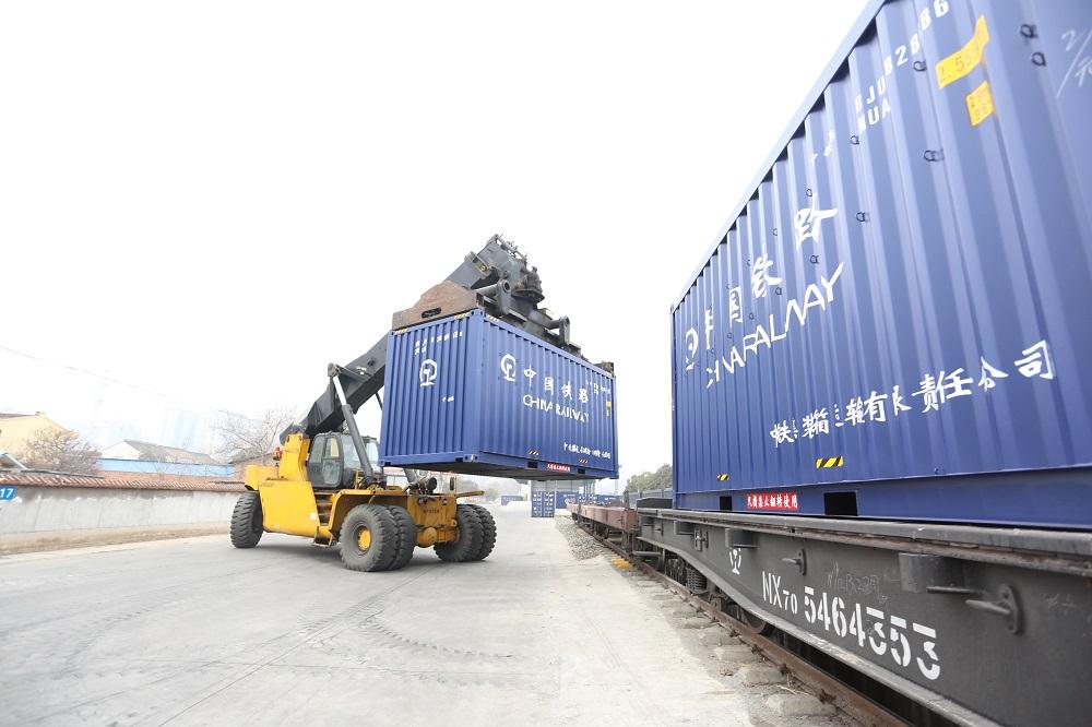 中俄物流运输公司加强货物运输联系