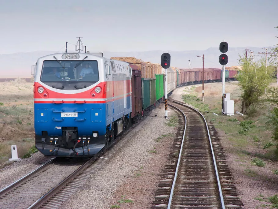 哈萨克斯坦铁路运输
