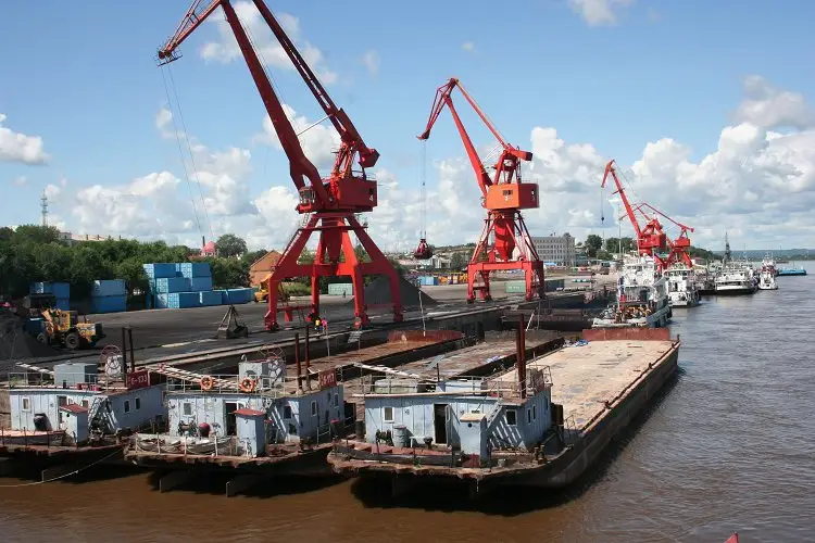 中俄边境黑河水运口岸累计进出口货物同比增长8.3%