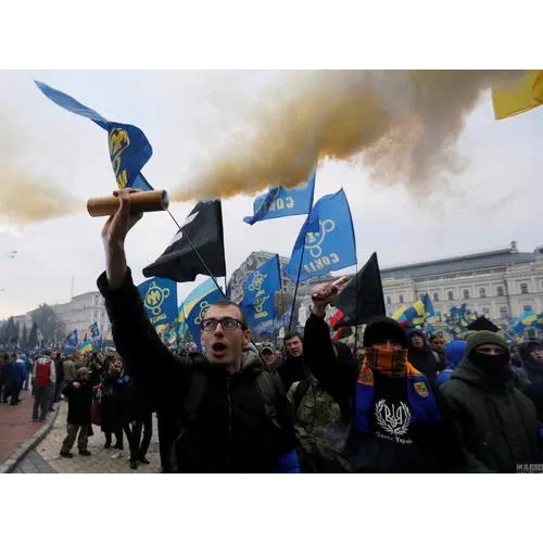 乌克兰总统将“保卫者日”更名为“乌克兰男女保卫者日”