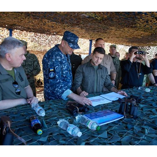 乌克兰总统泽连斯基前往黑海  观摩联合作战演习