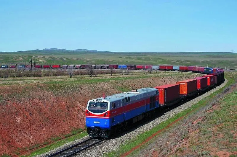 中国与哈萨克斯坦之间的过境运输量持续增长
