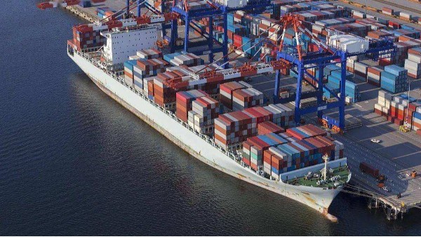 中国海运港口的货物吞吐量增长缓慢