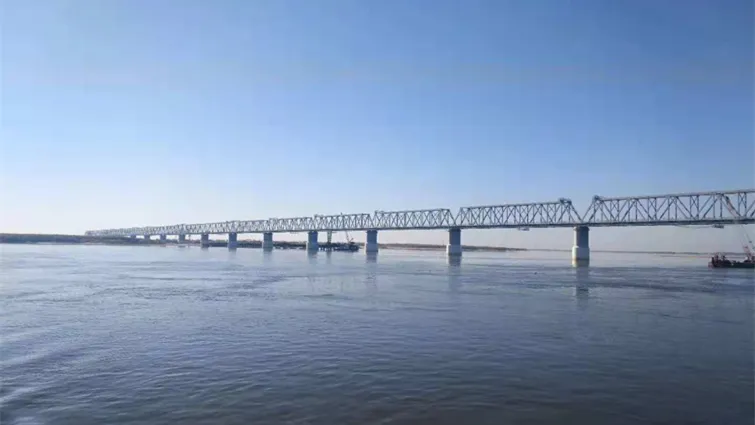 通过中俄黑河大桥口岸进口到俄罗斯阿穆尔州的中国卡车增加1.2倍