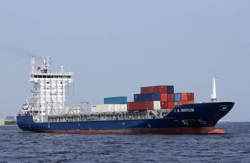 中国-俄罗斯海运集装箱运输船