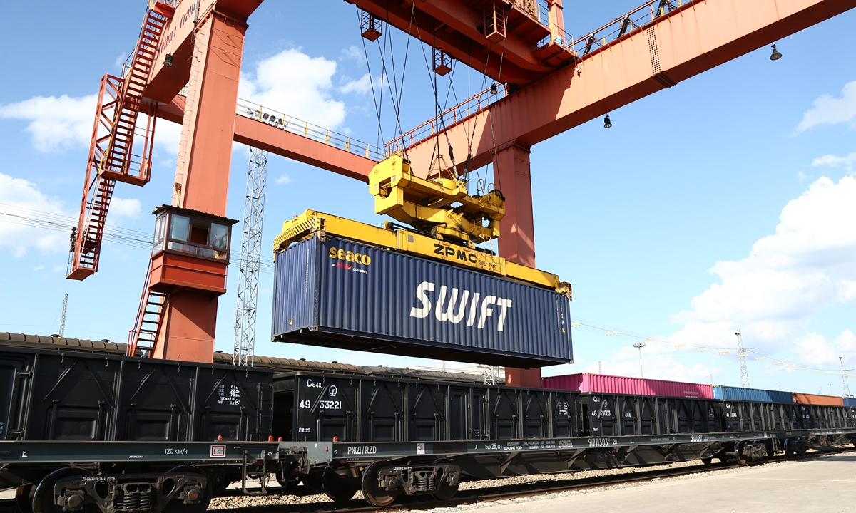 俄罗斯远东海洋运输集团启动从白俄罗斯到中国新的集装箱货运服务